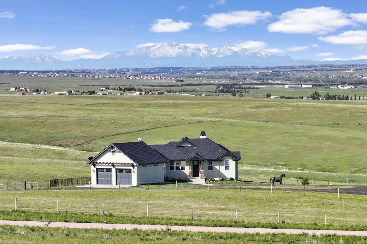 Horse Property for sale.