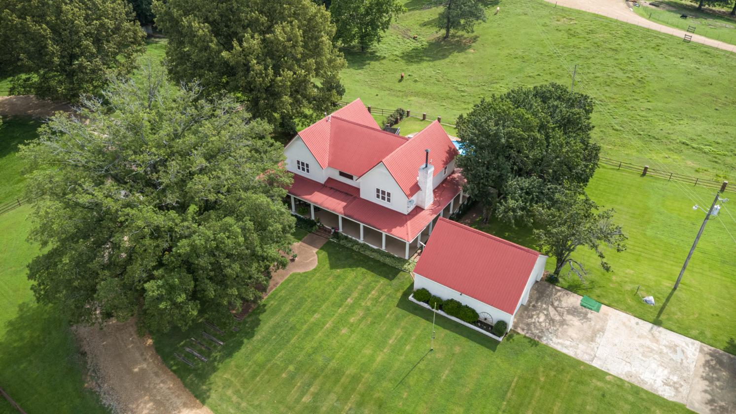 41-ACRE HORSE PROPERTY | 11 STALL BARN & ARENA - photo 6