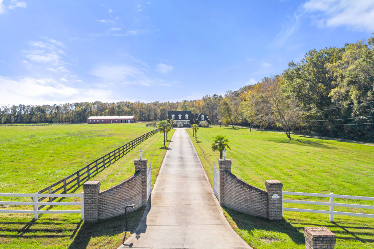 Buy & Sell Equestrian Real Estate