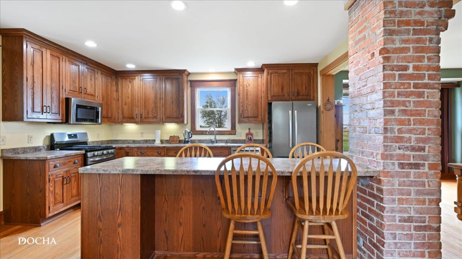 Renovated Farmhouse, Indoor Arena & More! - photo 10