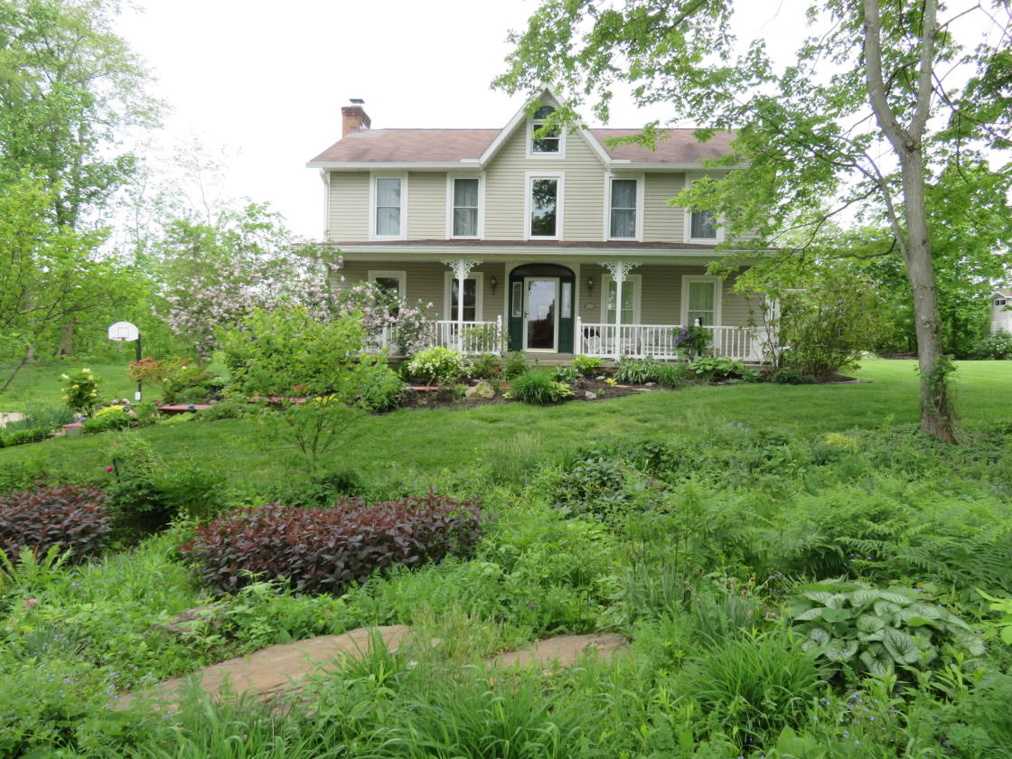 Beautiful Country Home on 12+ Acres near Atwood Lake! Horse