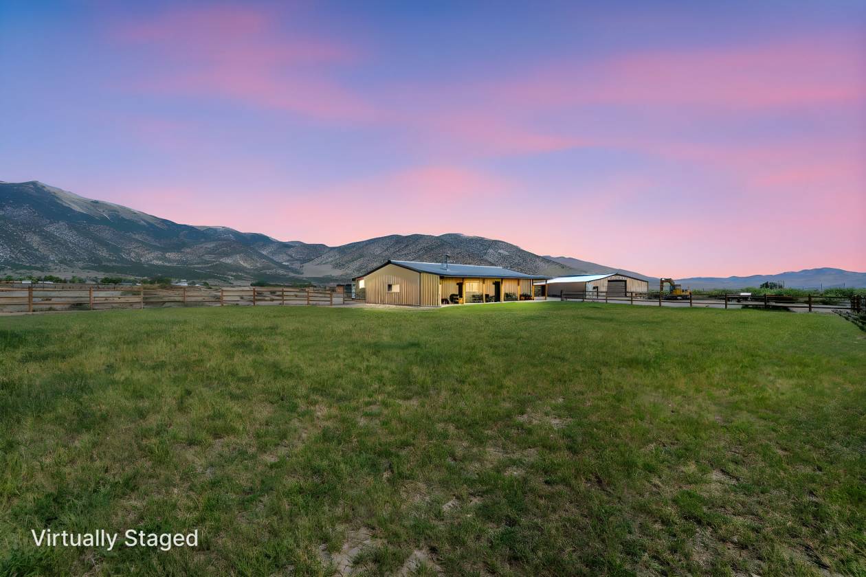 Curated visual reference: Gallery Detail: 20 Ac Equestrian Oasis In Beautiful Smith Valley