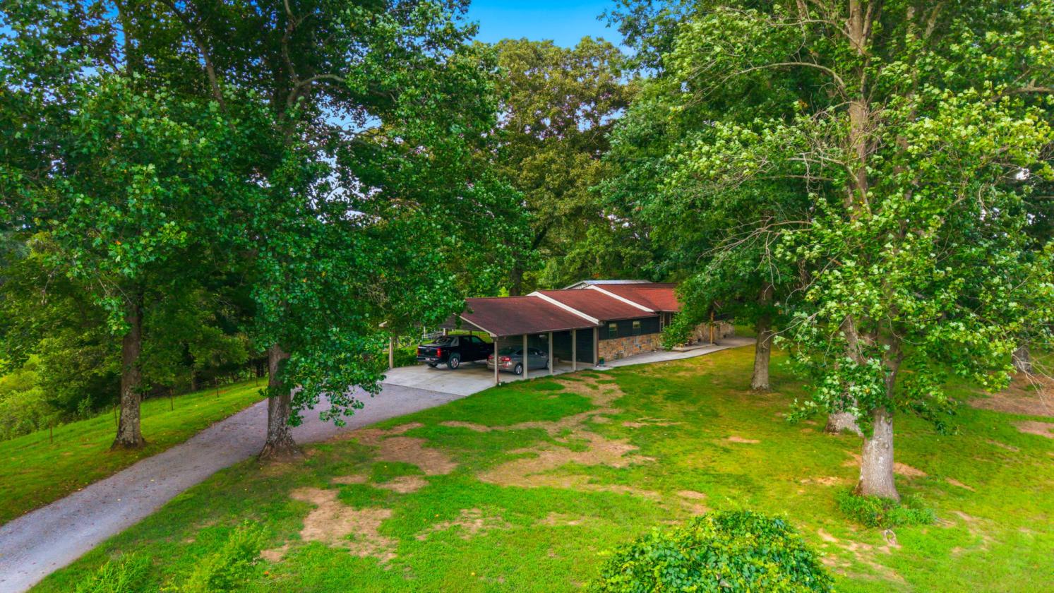 Horse property with mountain views! - photo 17