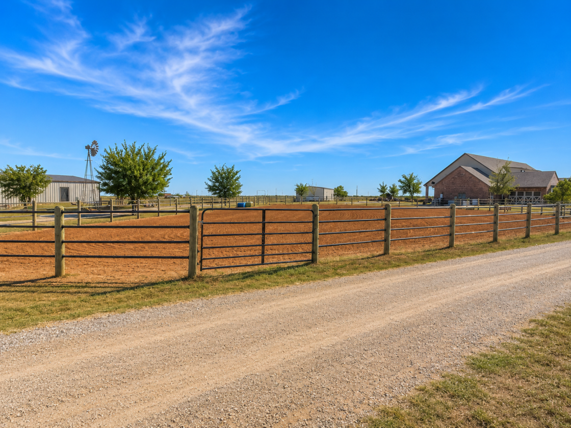 Rustic Elegance Meets Ultimate Equestrian Retreat - photo 30
