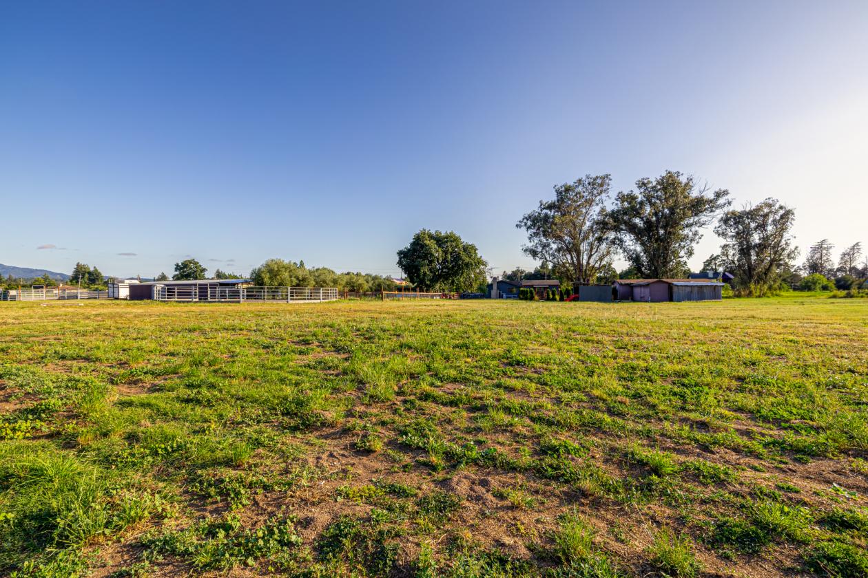 A Rare Two-Parcel Equestrian Estate in Napa Valley - photo 9