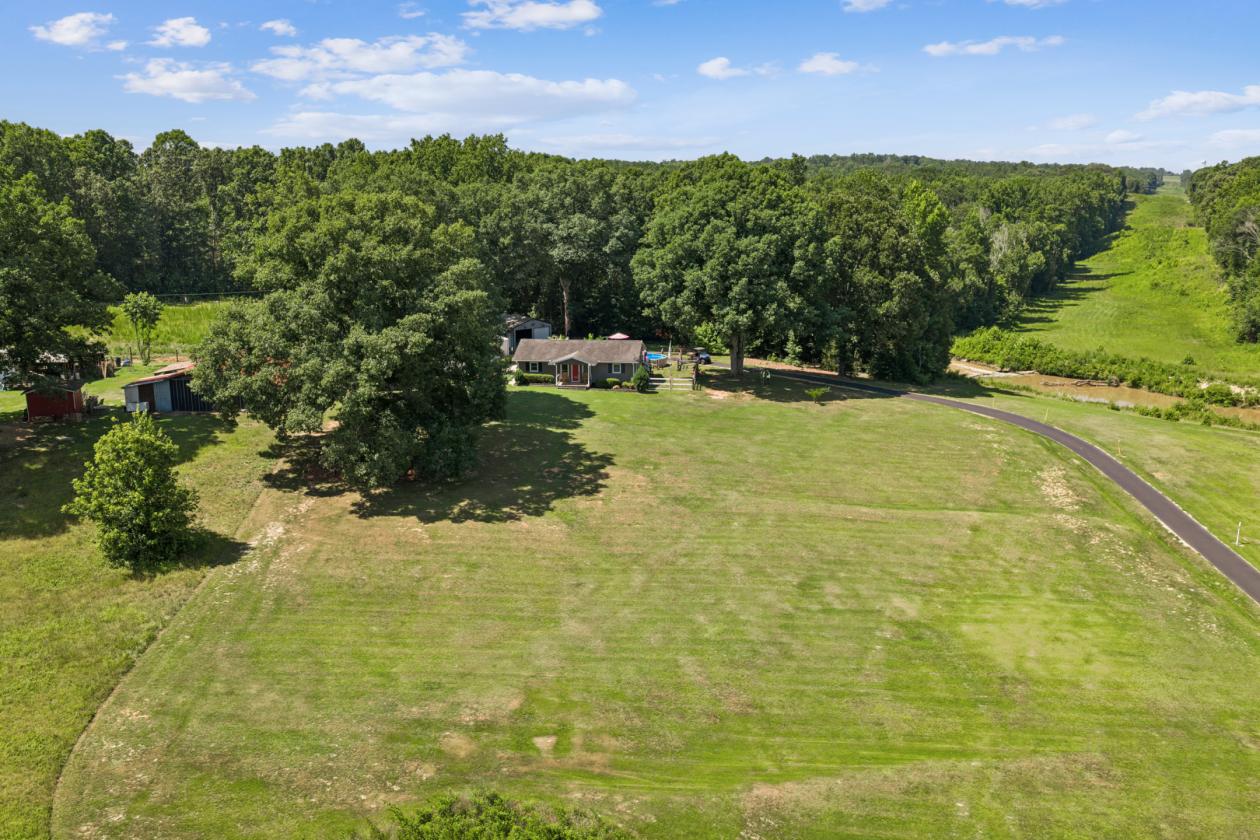 1,000 feet of river frontage!!! - photo 1
