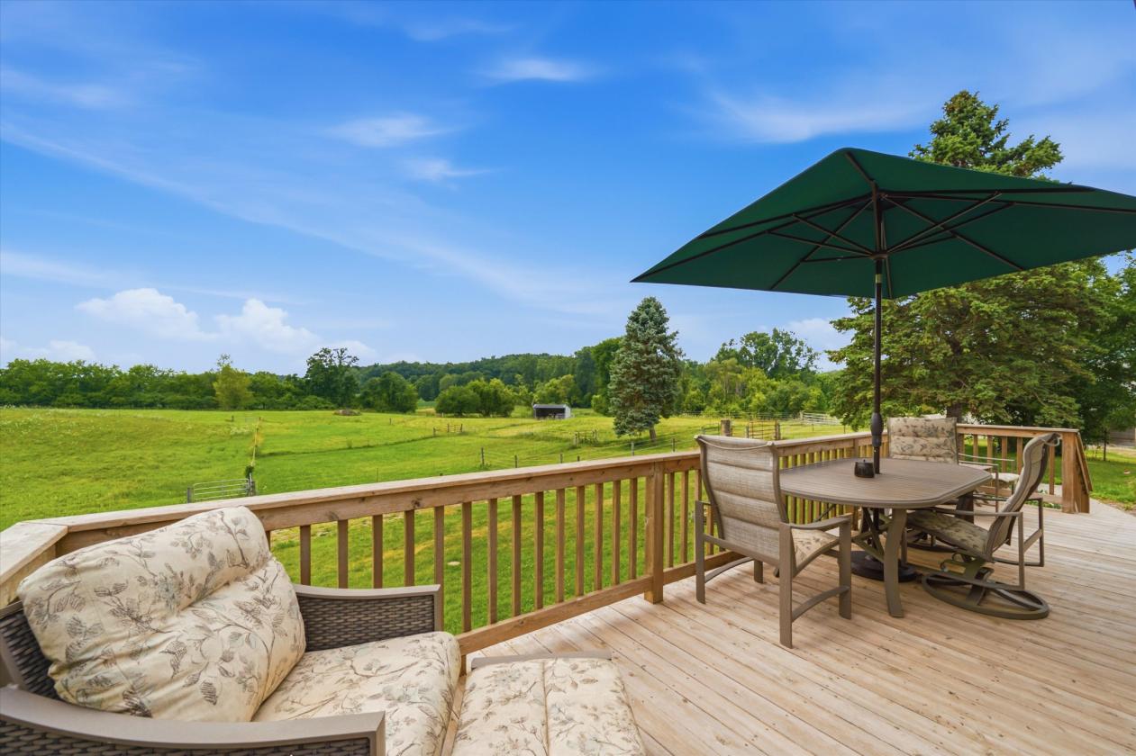 Beautiful farm w/ indoor 14 miles from Ann Arbor! - photo 10