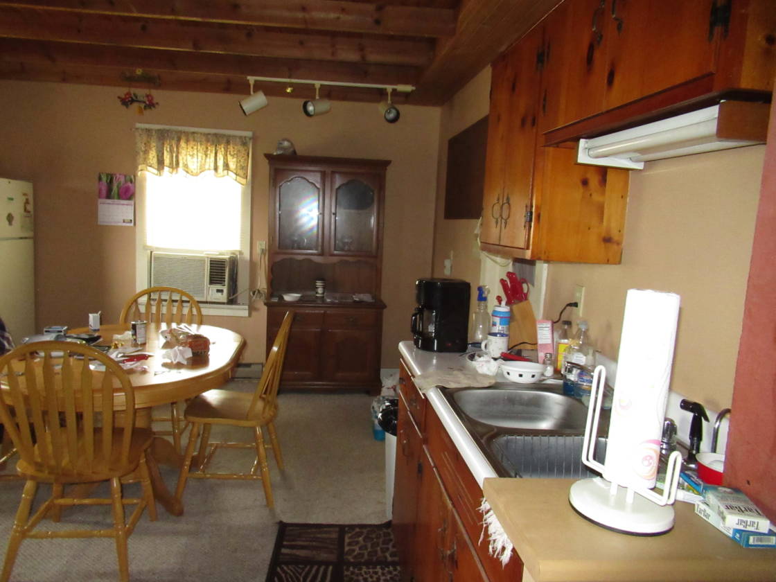 Horse property with 2 homes, 5 stall barn, fenced and... Peterstown, Monroe County, West