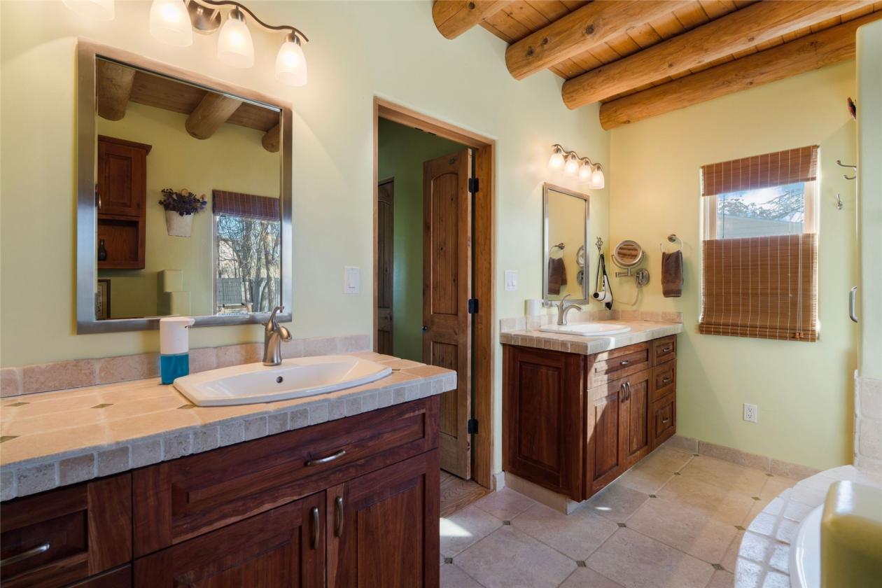 Rare and Beautiful Horse Property Near Santa Fe - photo 22