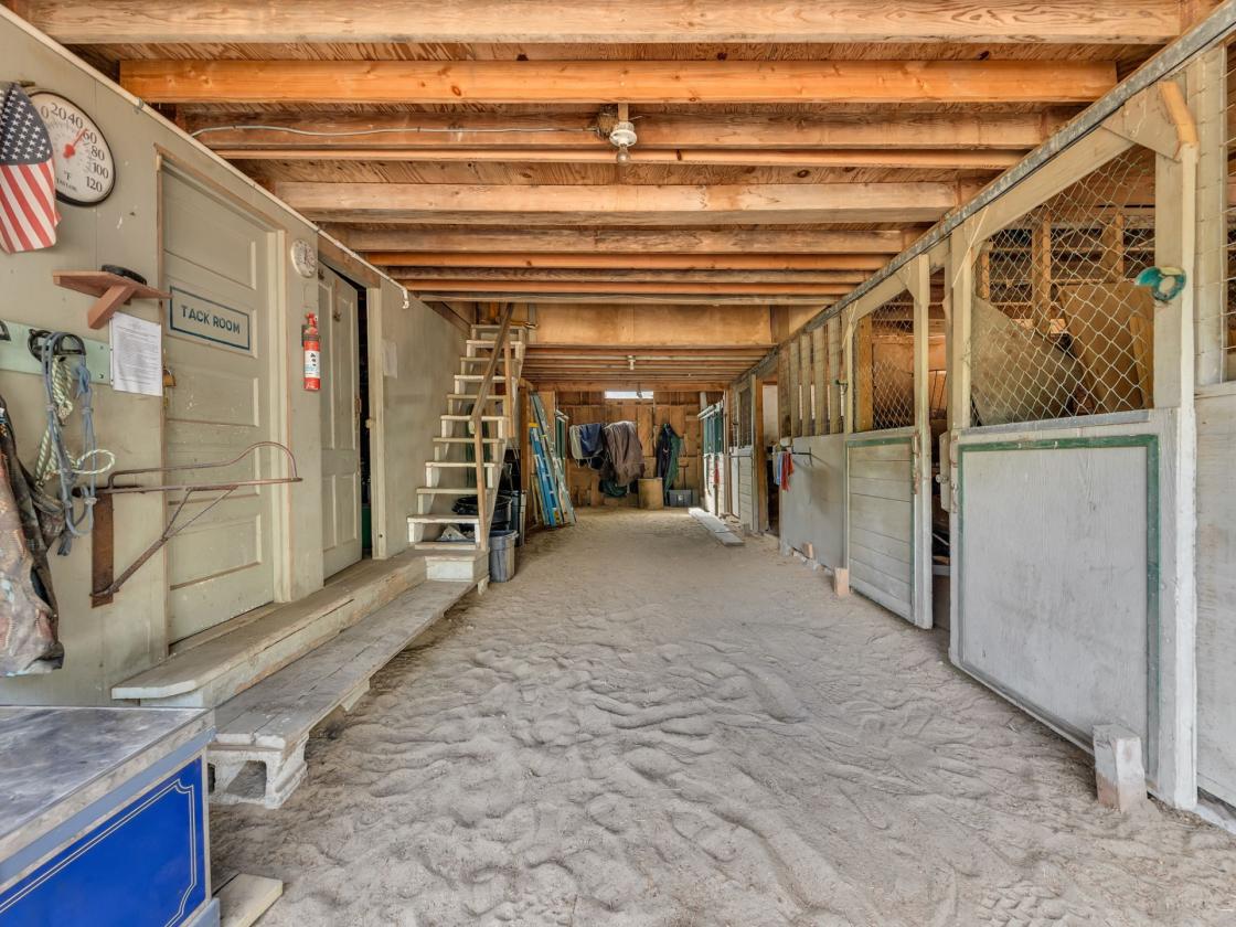 Coastal Ranch - Ride Directly from Barn to Beach! - photo 26