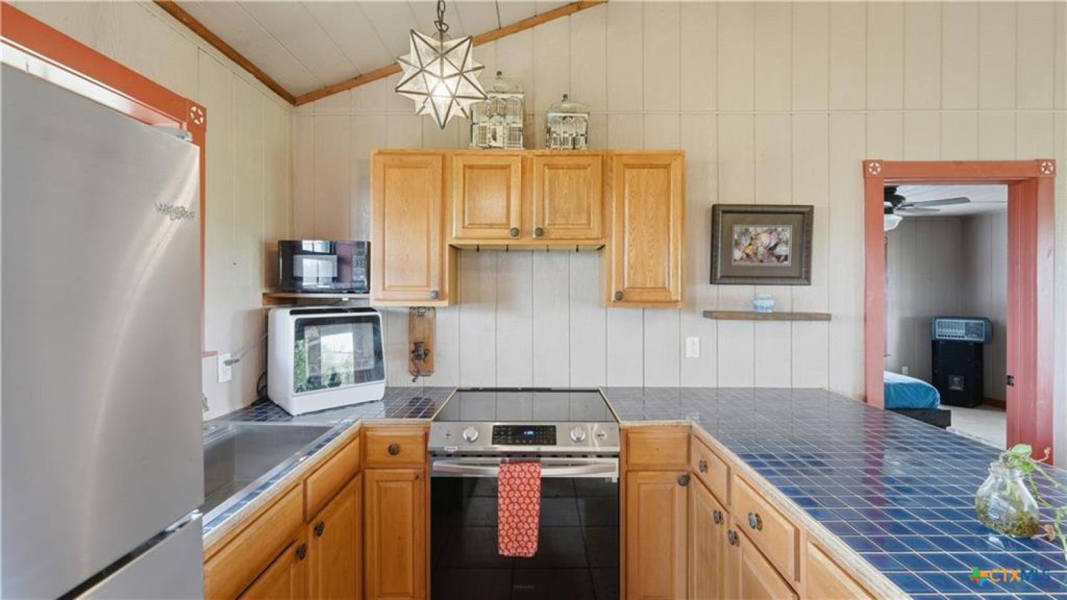 White Rock Ranch Home with 4 Stalls - photo 6