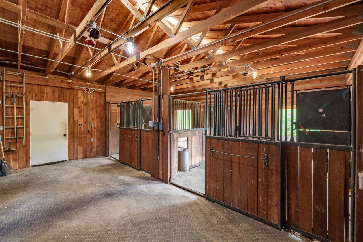 23+ ac, ARENA, 4 stall BARN and SHOP - photo 4