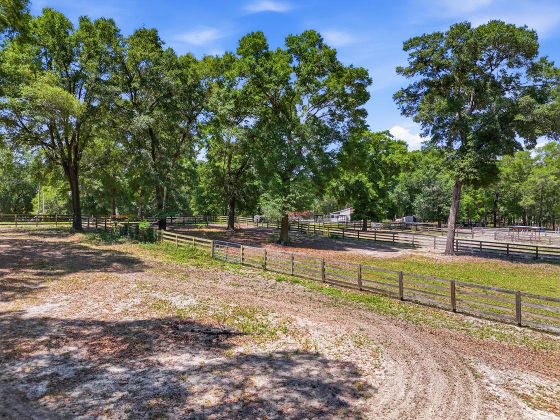 5.89-Acre Farm with 6-Stall Center-Aisle Barn - photo 19