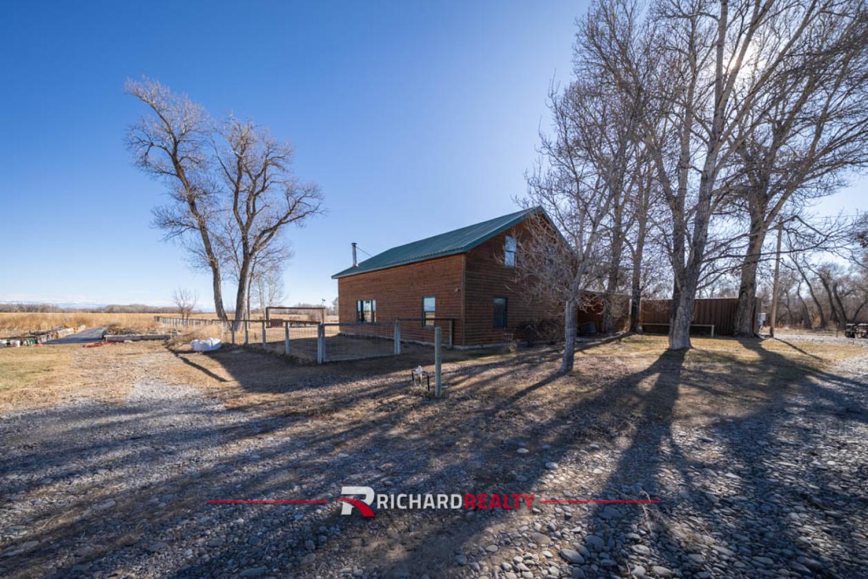 Private 40-acre Horse Ranch with Live Water - photo 4