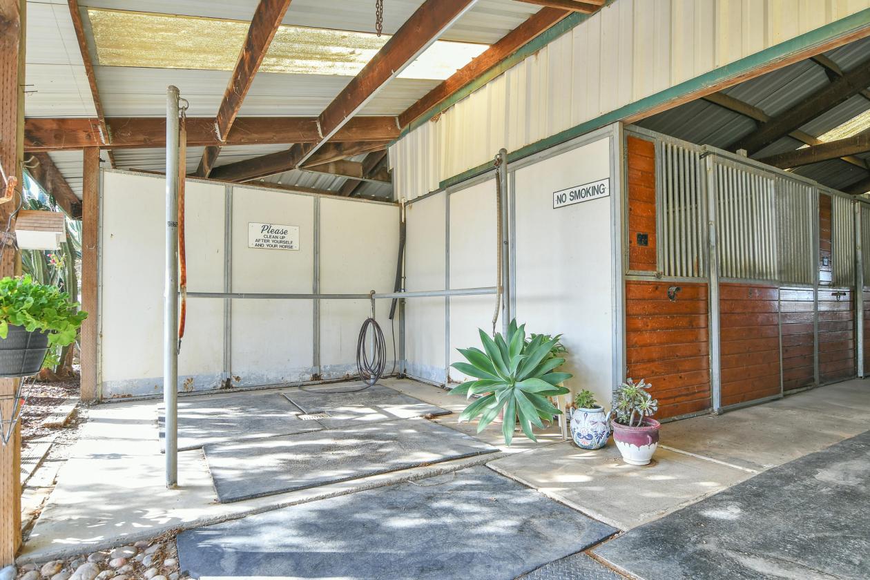 Brentwood 10 Acres with Custom Home, Covered Arena - photo 27