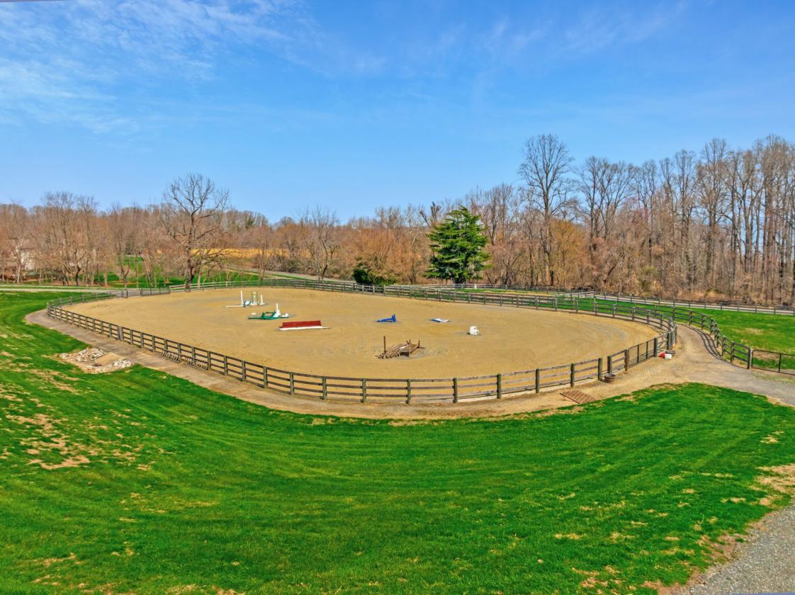 Custom-Crafted Equestrian Estate on 13 Acres - photo 5