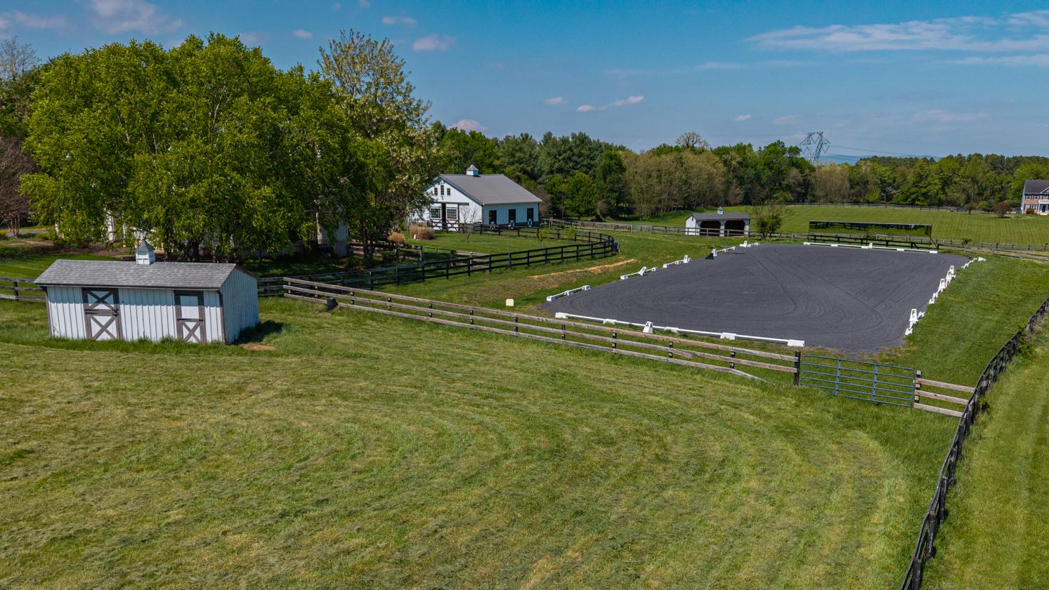 Picturesques Equestrian Retreat in Loudoun County - photo 7