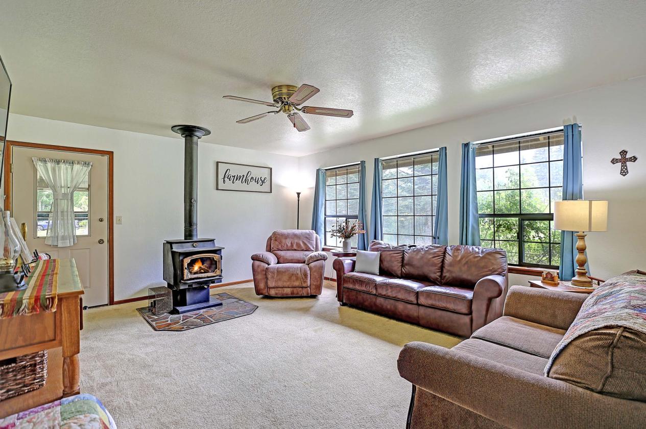 Pacific Northwest Retreat on 30 Private Acres - photo 4