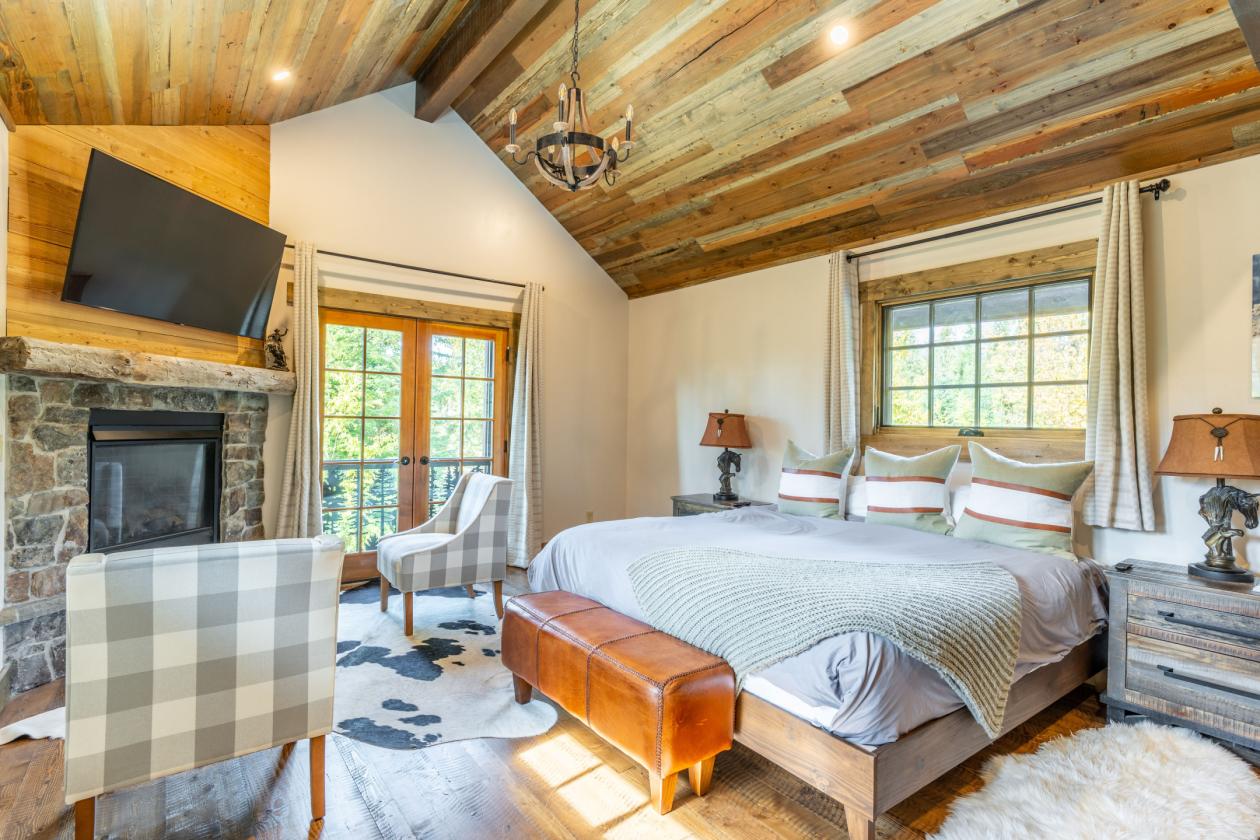 Luxury living & equestrian amenities! - photo 6