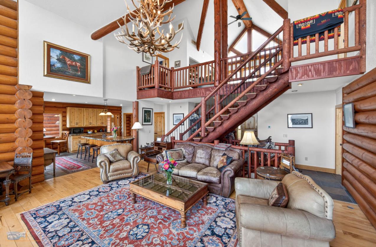 Log Home on 40 Acres! - photo 8