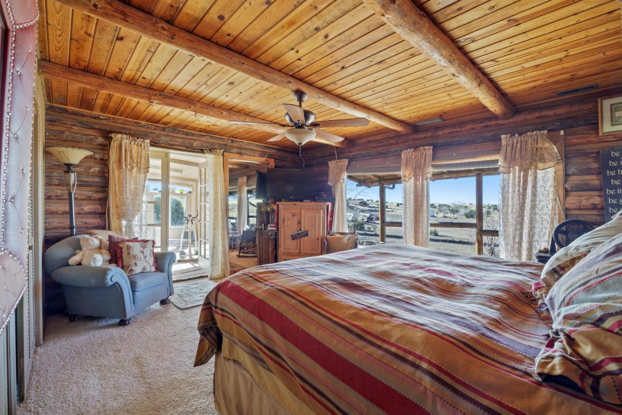 Gorgeous Home,Huge Shop, Perfect Horse Property - photo 14