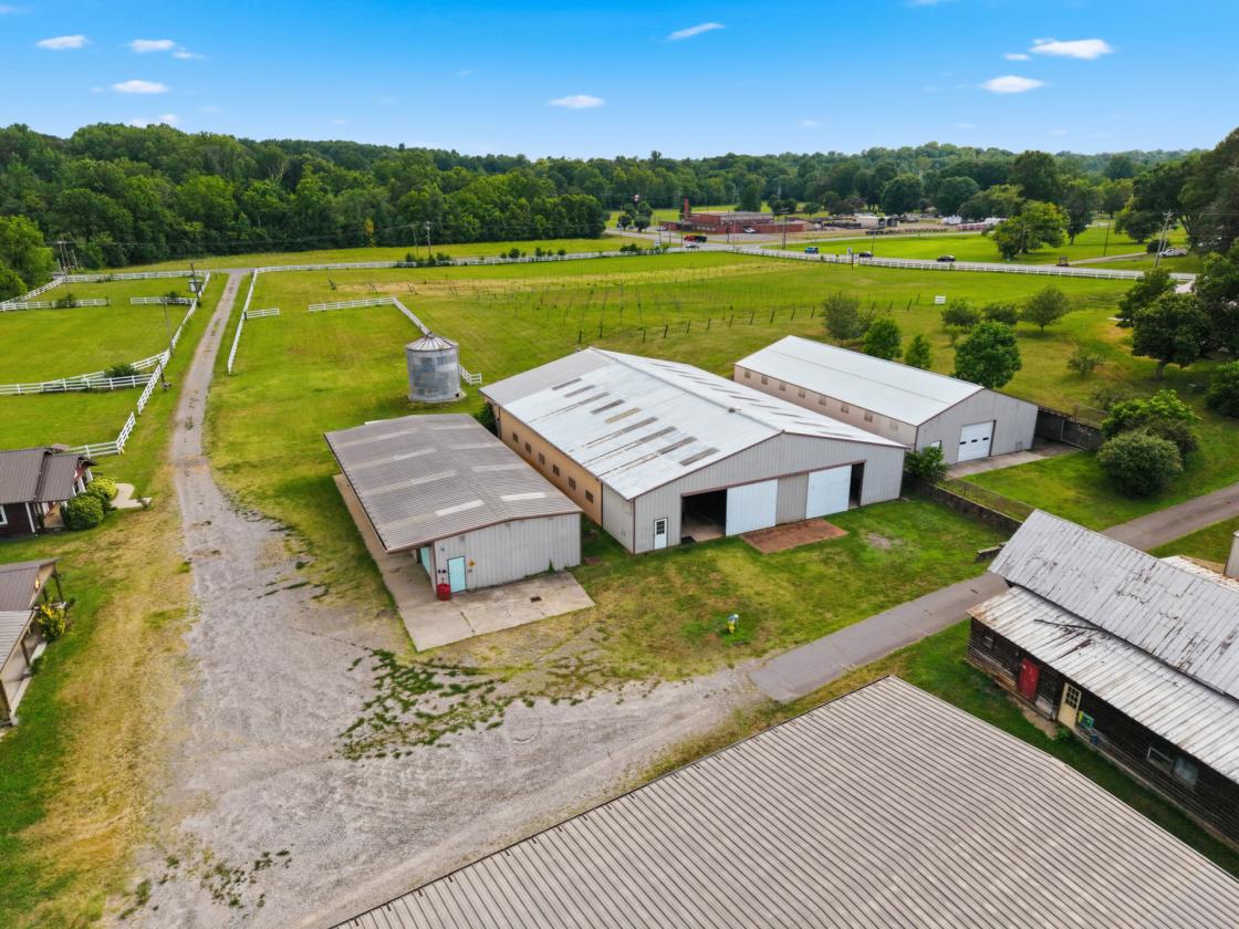 INCOME PRODUCING HORSE PROPERTY - photo 27