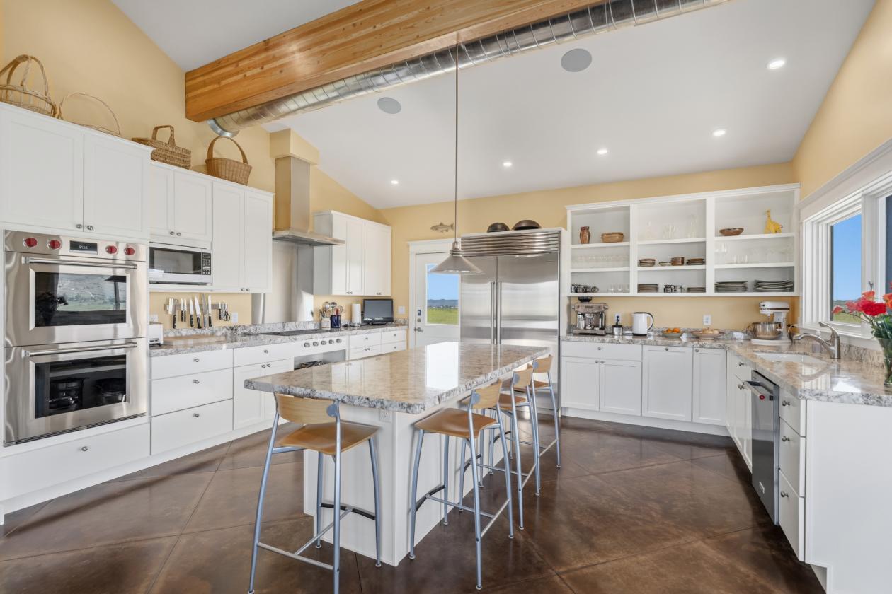 Exceptional horse property with beautiful views - photo 25