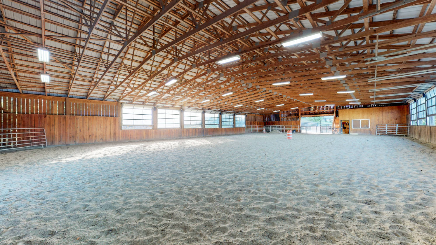 Equestrian estate with indoor arena, detached office & more