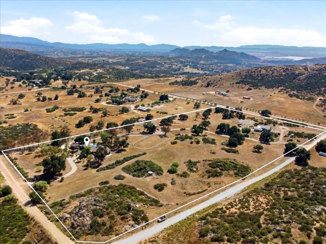 BEAUTIFUL 18.22-ACRE SAGE EQUESTRIAN ESTATE - photo 8
