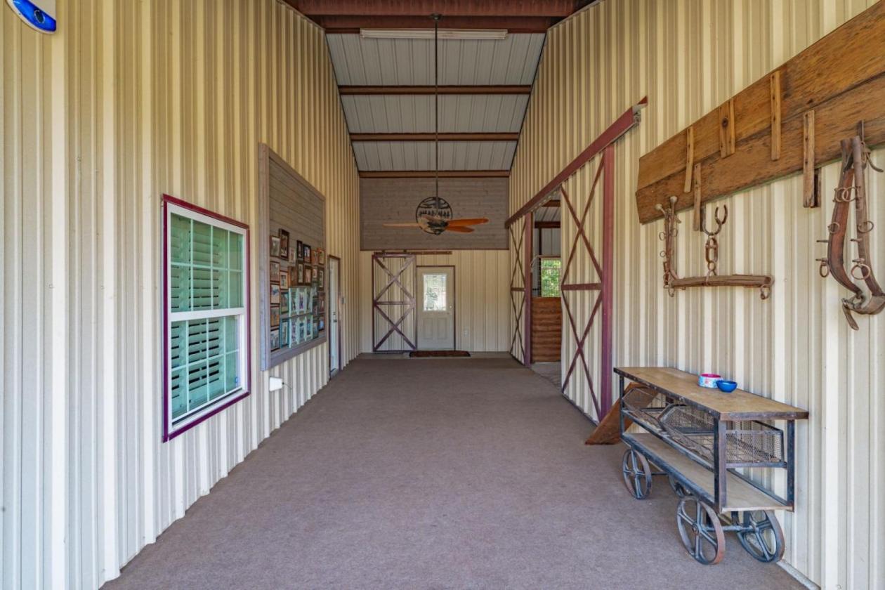 10 Acre, 3/2, Horse Property in Horsemans Ranch - photo 15