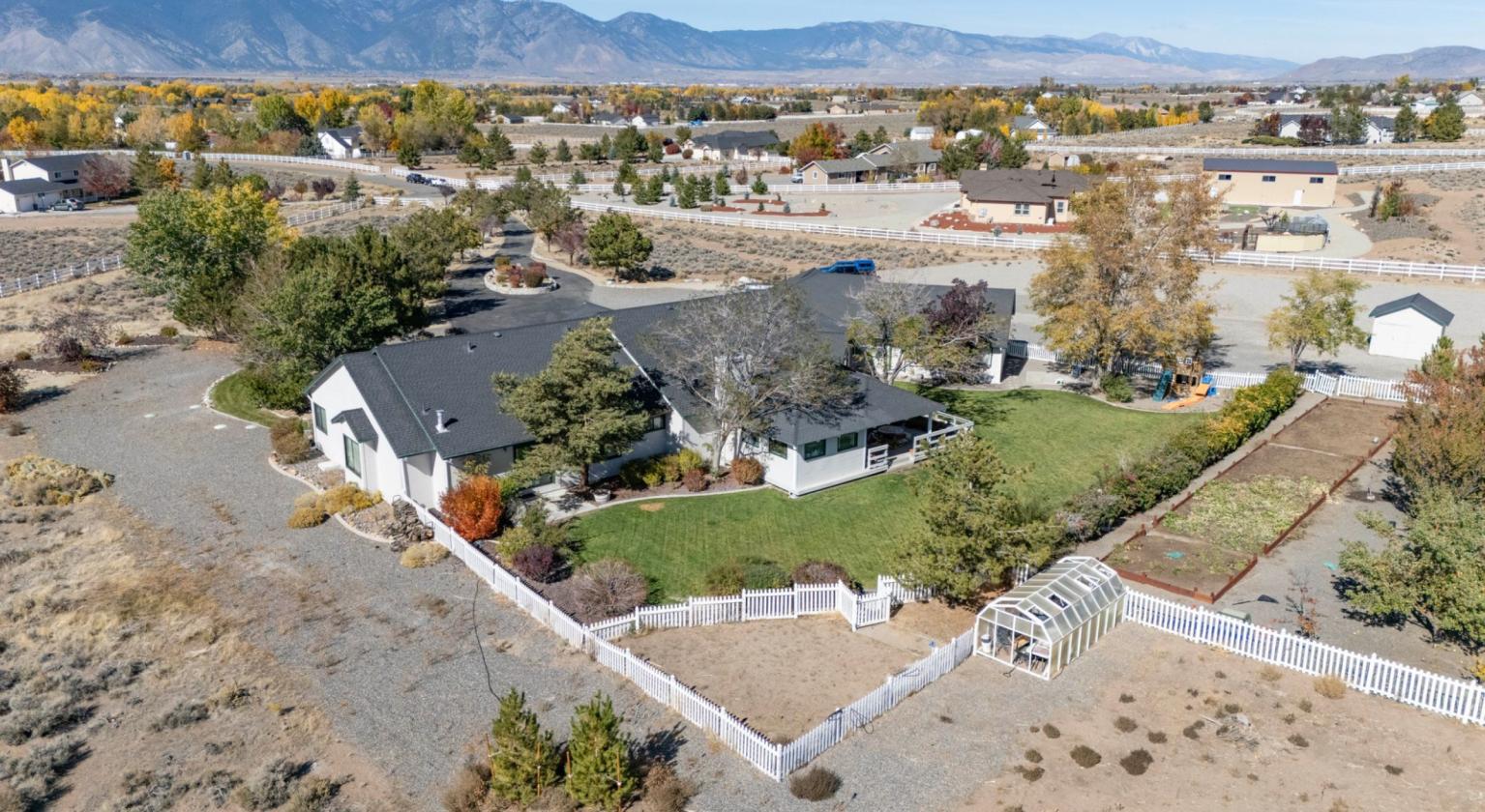 Privacy, Space, and Sierra Mountain Views - photo 8