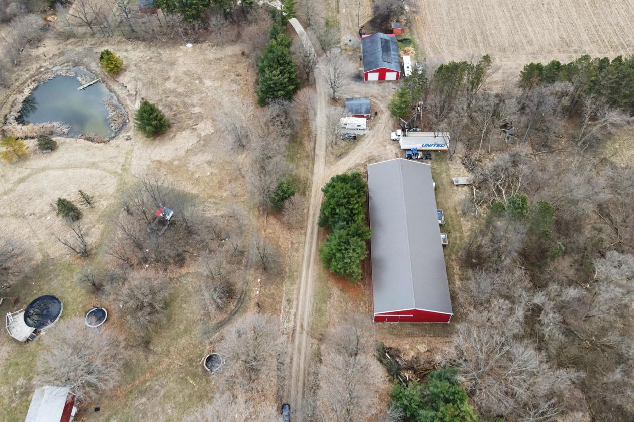 HUGE PRICE DROP - Indoor Arena + Secluded Home - photo 4