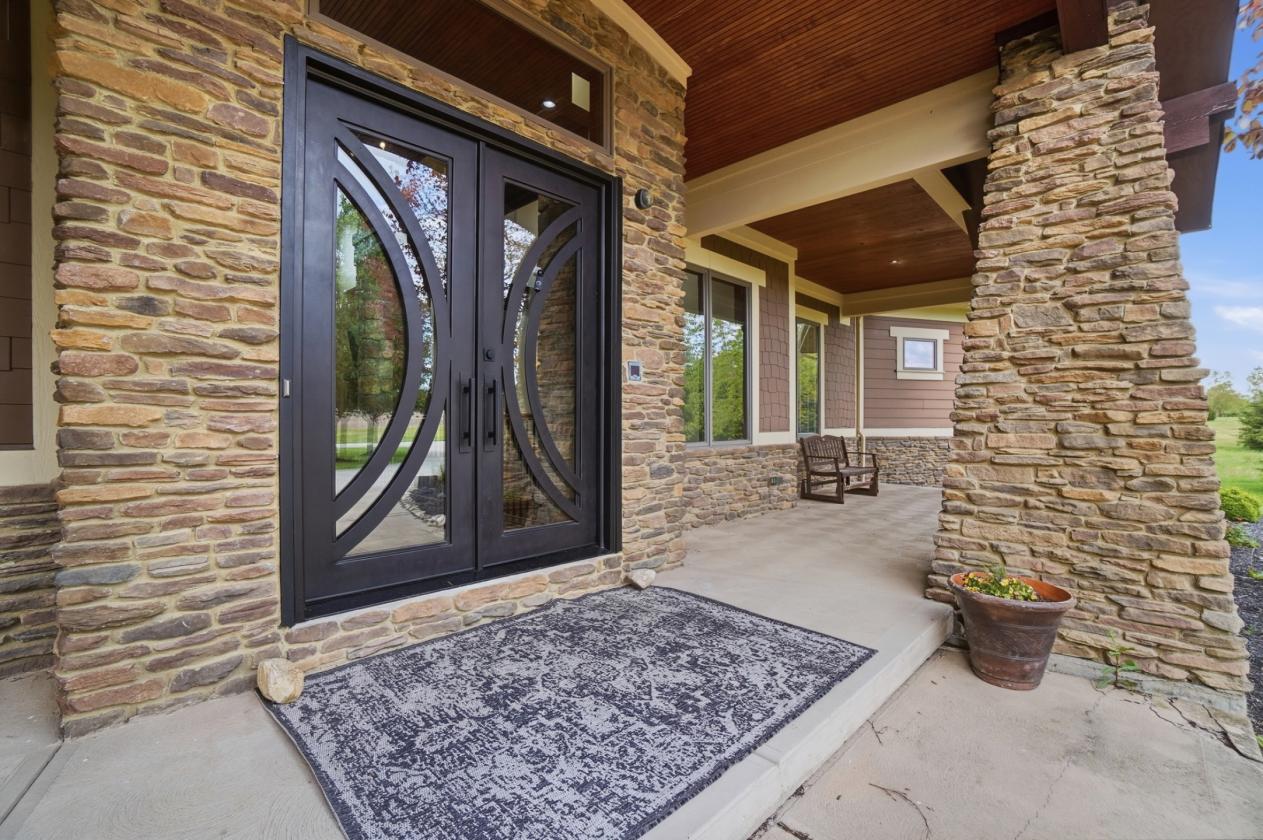 ASPEN-INSPIRED ESTATE ON 28 ACRES BACKS TO LAKE - photo 22