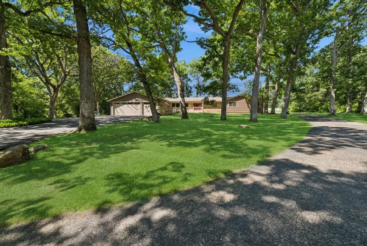 Equestrian Dream property- 10 acres, Indoor arena - photo 1