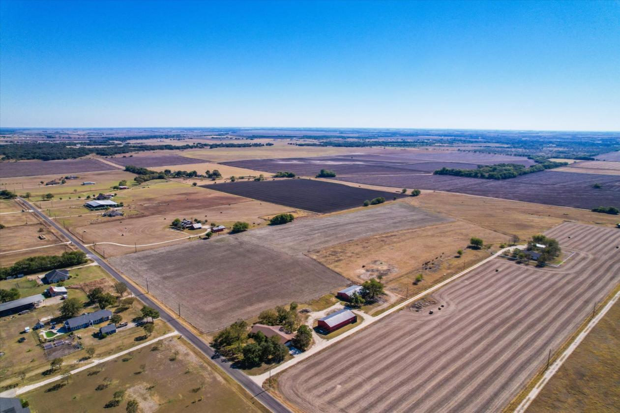Unrestricted, Fully Fenced, 25.5 Acres and Home - photo 2