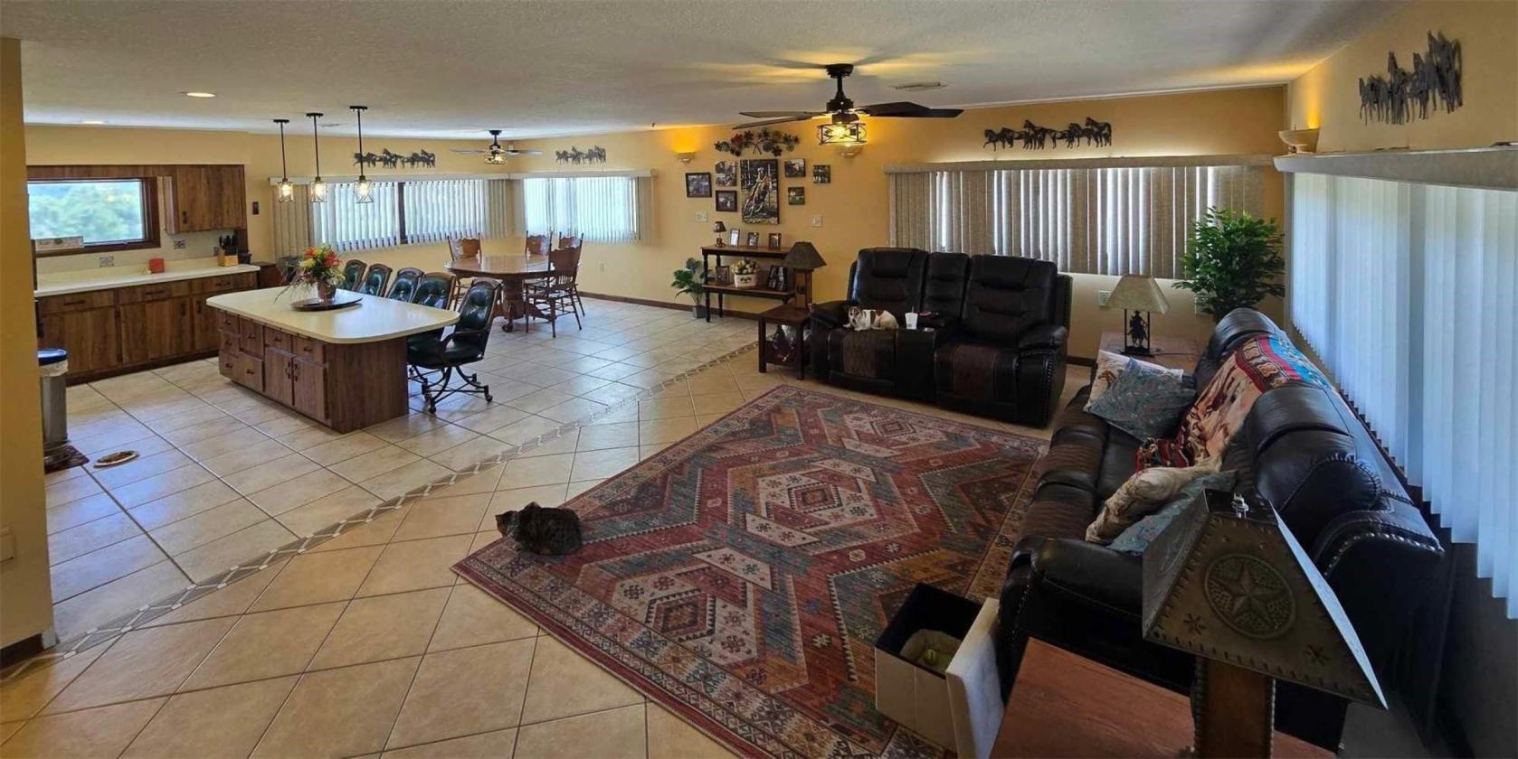 A BEAUTIFULLY SECLUDED 30 ACRE EQUESTRIAN ESTATE - photo 10
