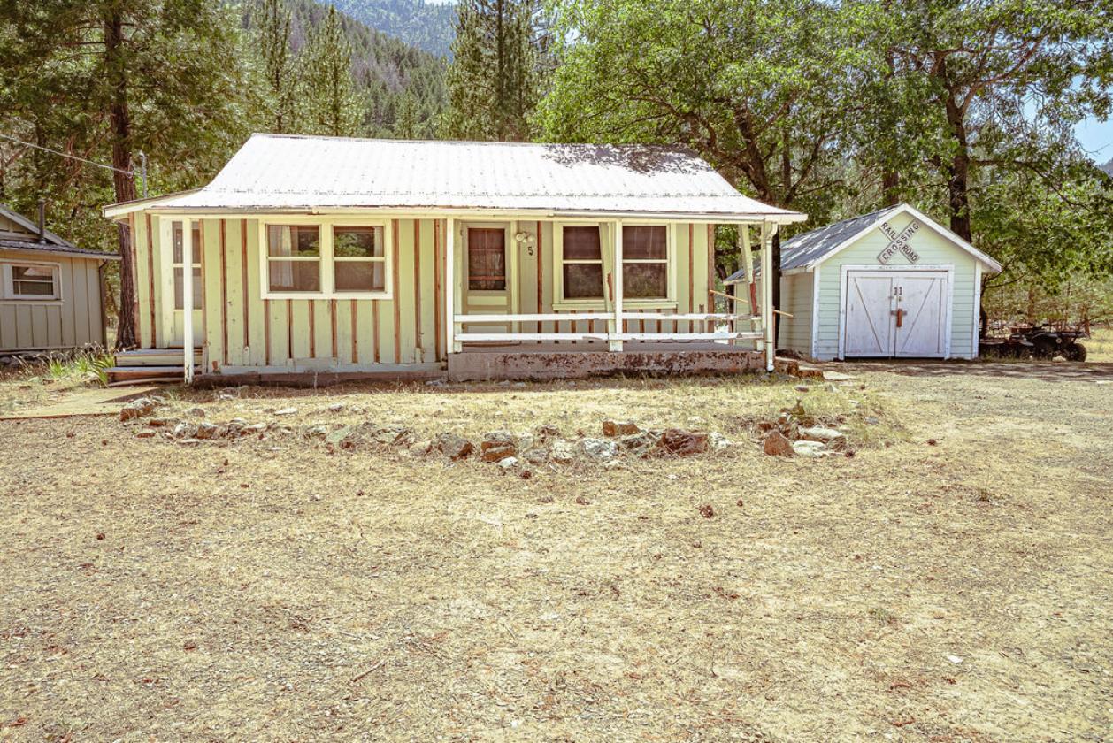 5 Cabins, Pond and Creek Frontage - photo 10