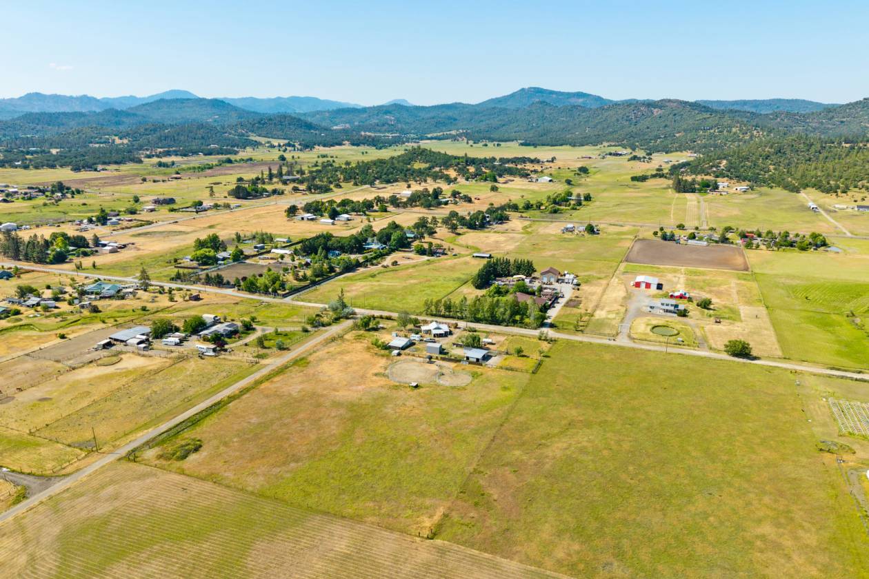 Horse Property for sale.