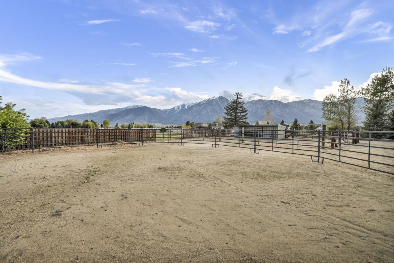 1.5 MILLION DOLLAR REMODELED HORSE ESTATE - photo 14