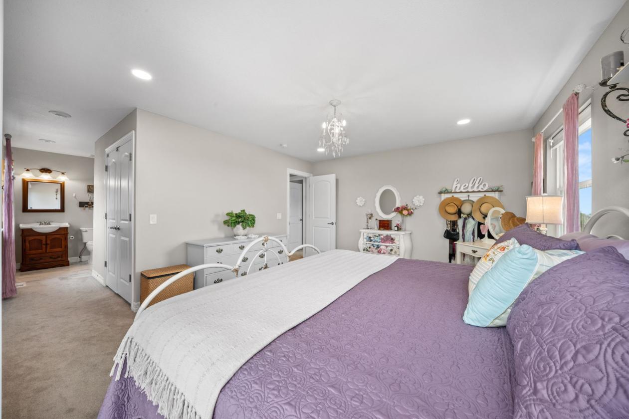 Pikes Peak Views & Horse-Ready Living - photo 13