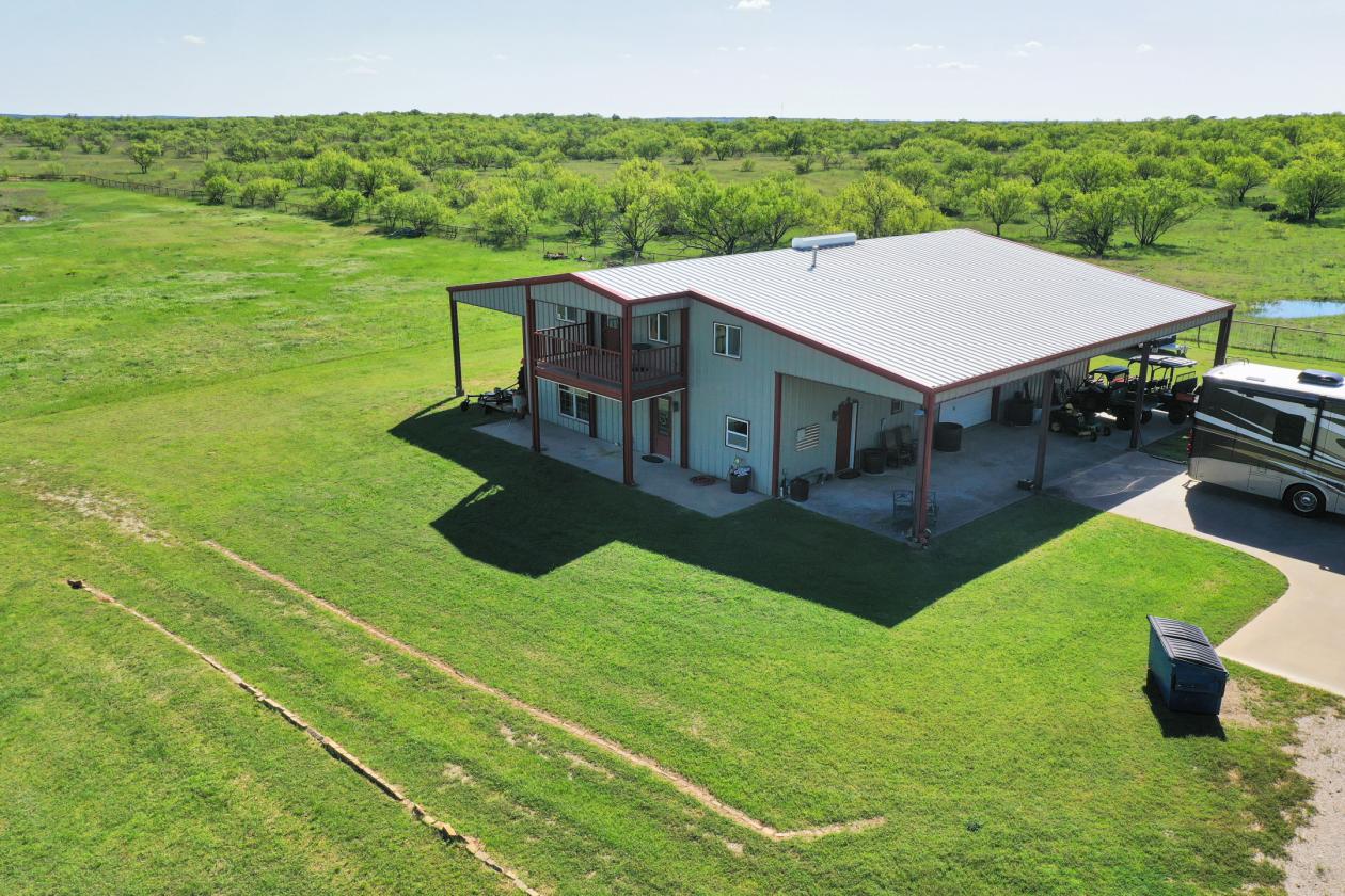 SPECTACULAR ±331 ACRE RANCH WITH MULTIPLE HOMES + - photo 8