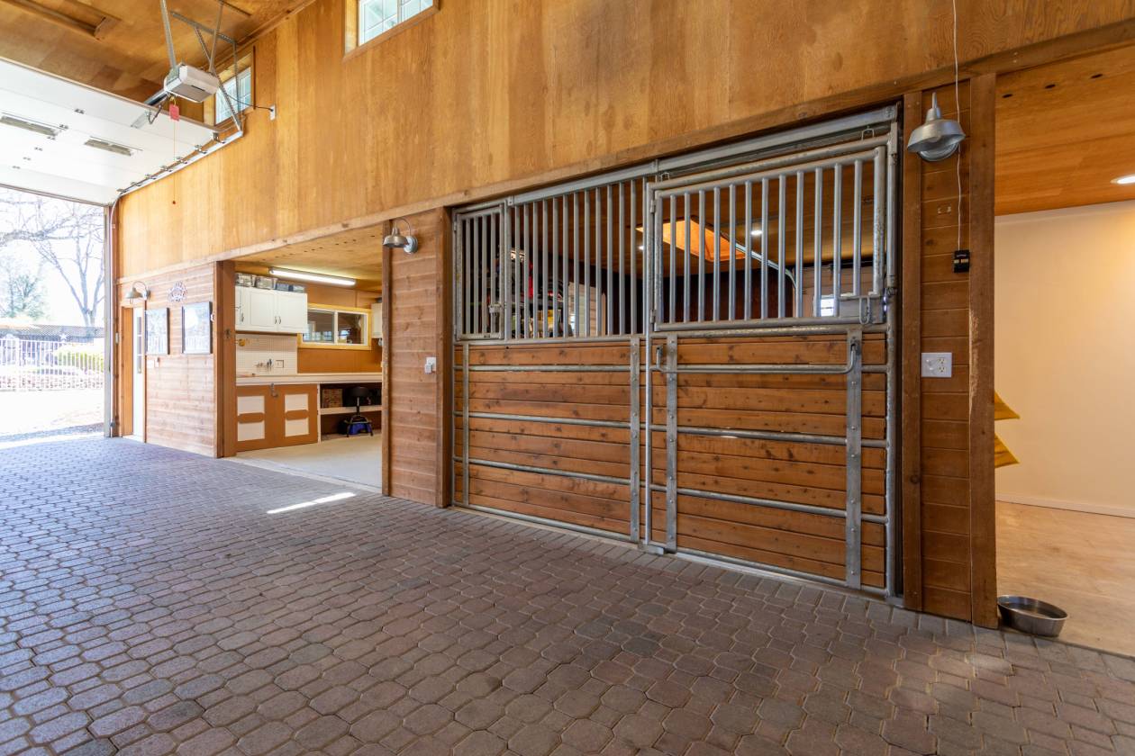 Manageable property that defines Palo Cedro living Palo Cedro, Shasta