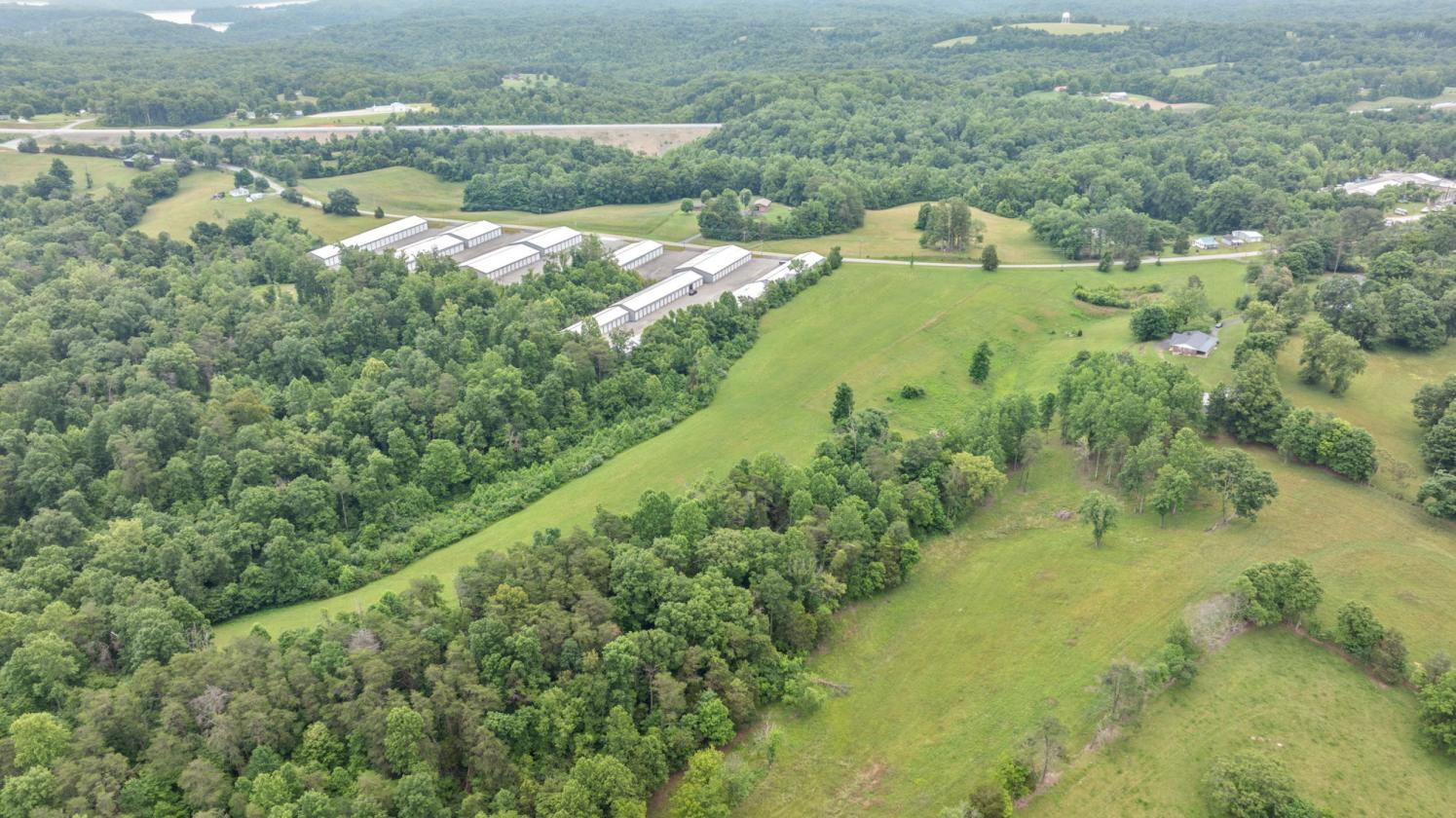 BEAUTIFUL LAKE CUMBERLAND AREA FARM - photo 23