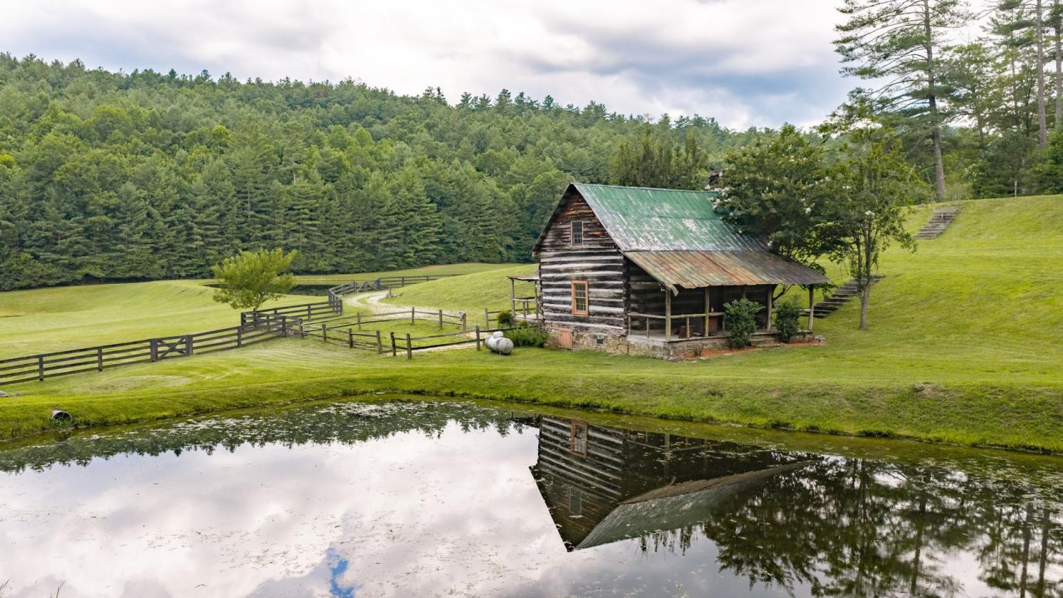 Luxury Equestrian Estate Bordering National Forest - photo 24