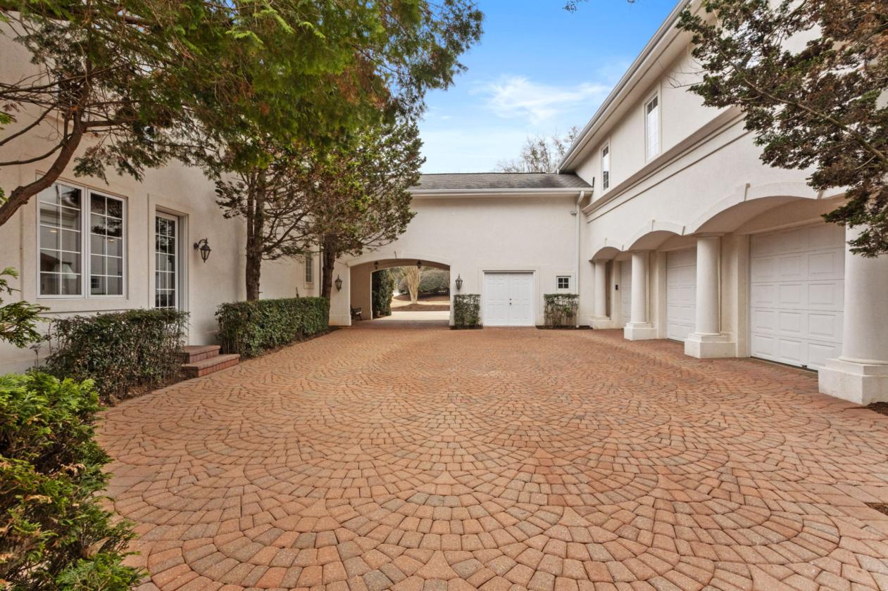 Exceptional Equestrian Estate - photo 2