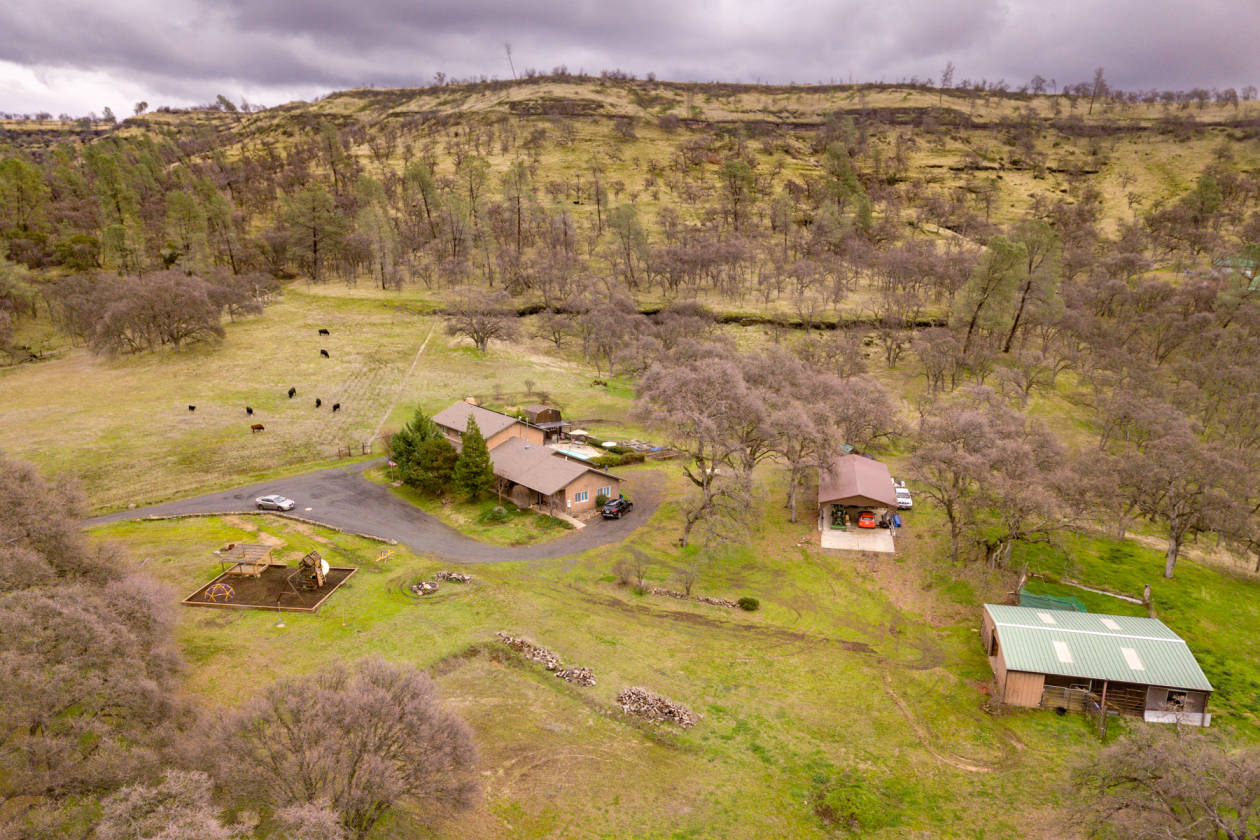 Butte Valley, CA Horse Property for sale! 5 Stalls.... Oroville