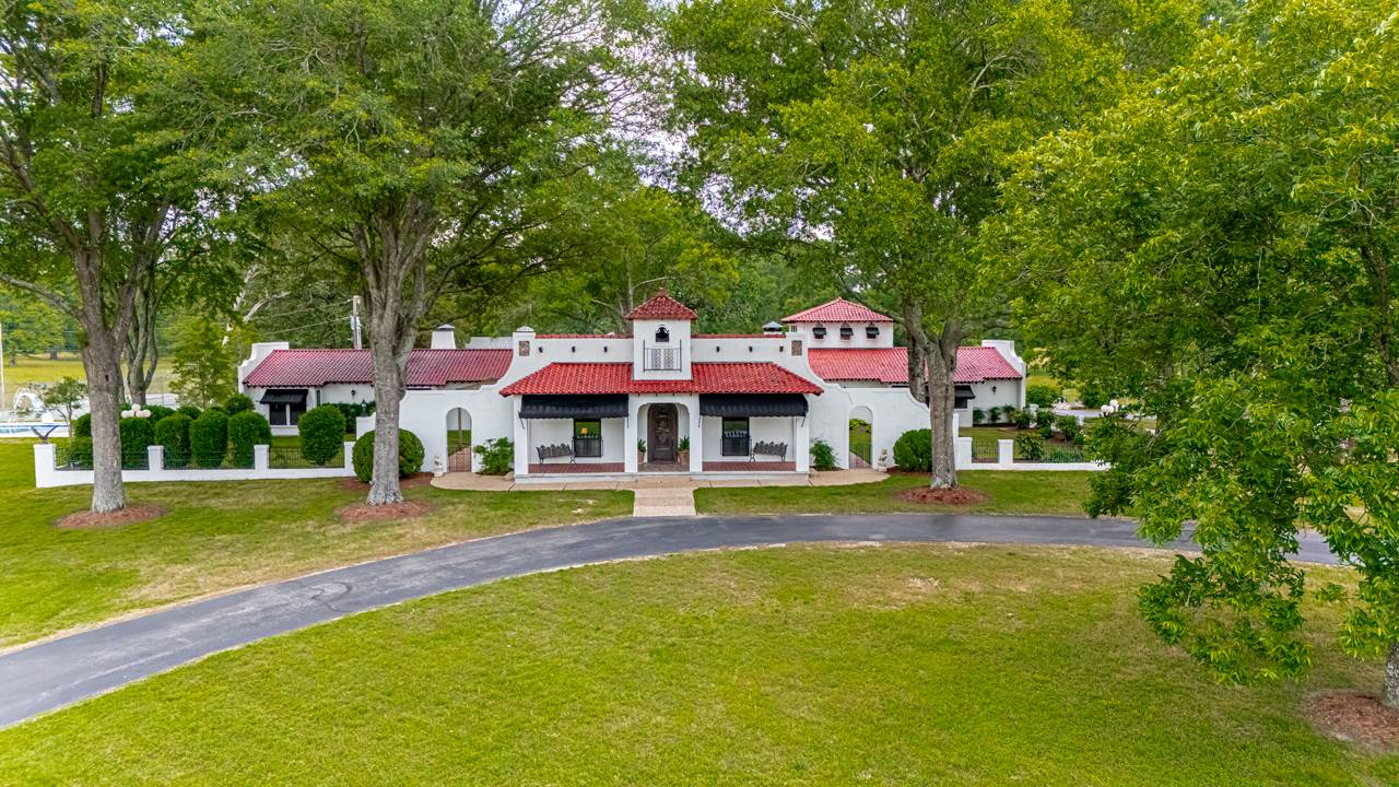 Horse Property for sale.