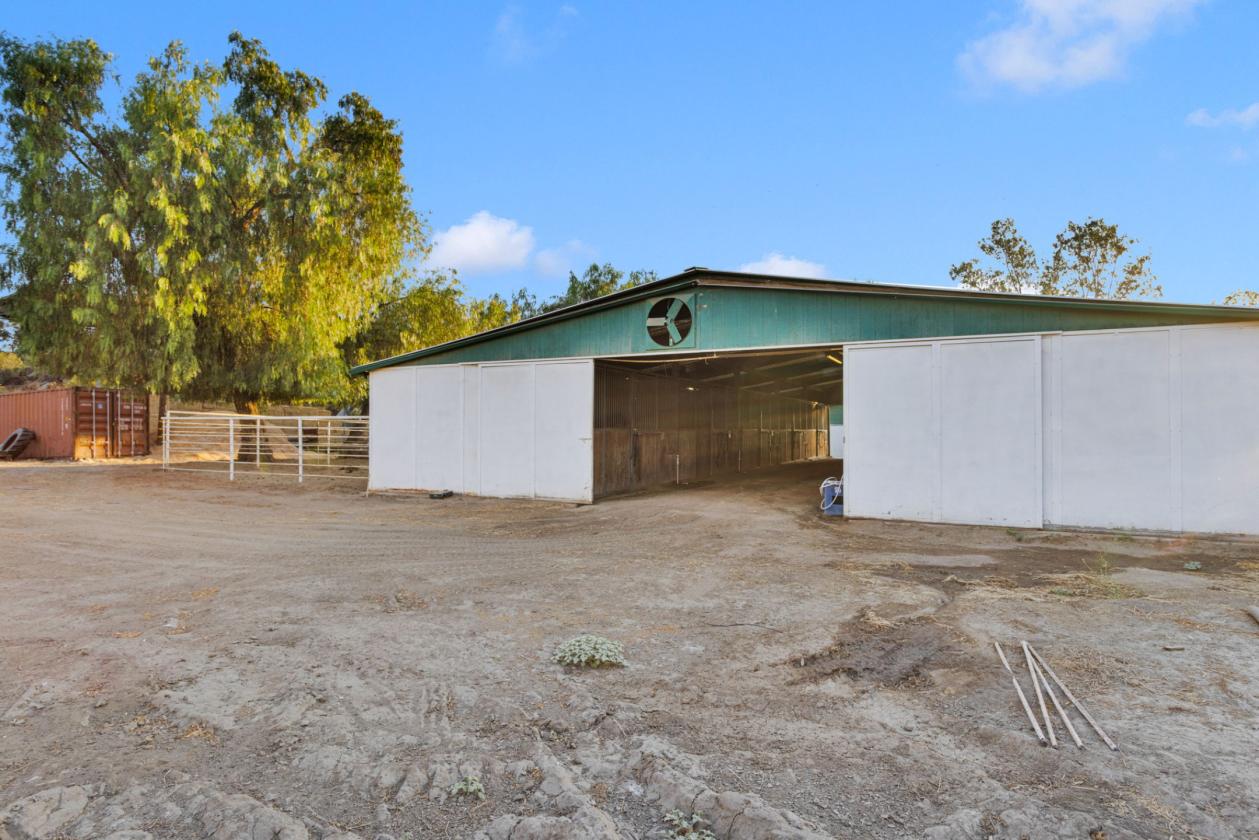 Equestrian Estate Near Wine Country - photo 24