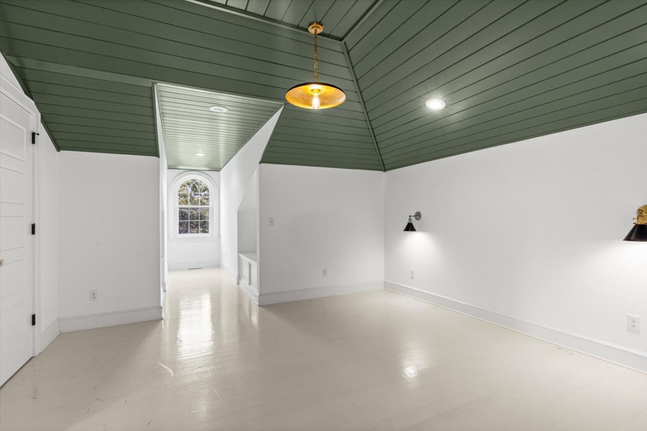 Luxury Lake Front Estate w/ Indoor & Outdoor Arena - photo 22