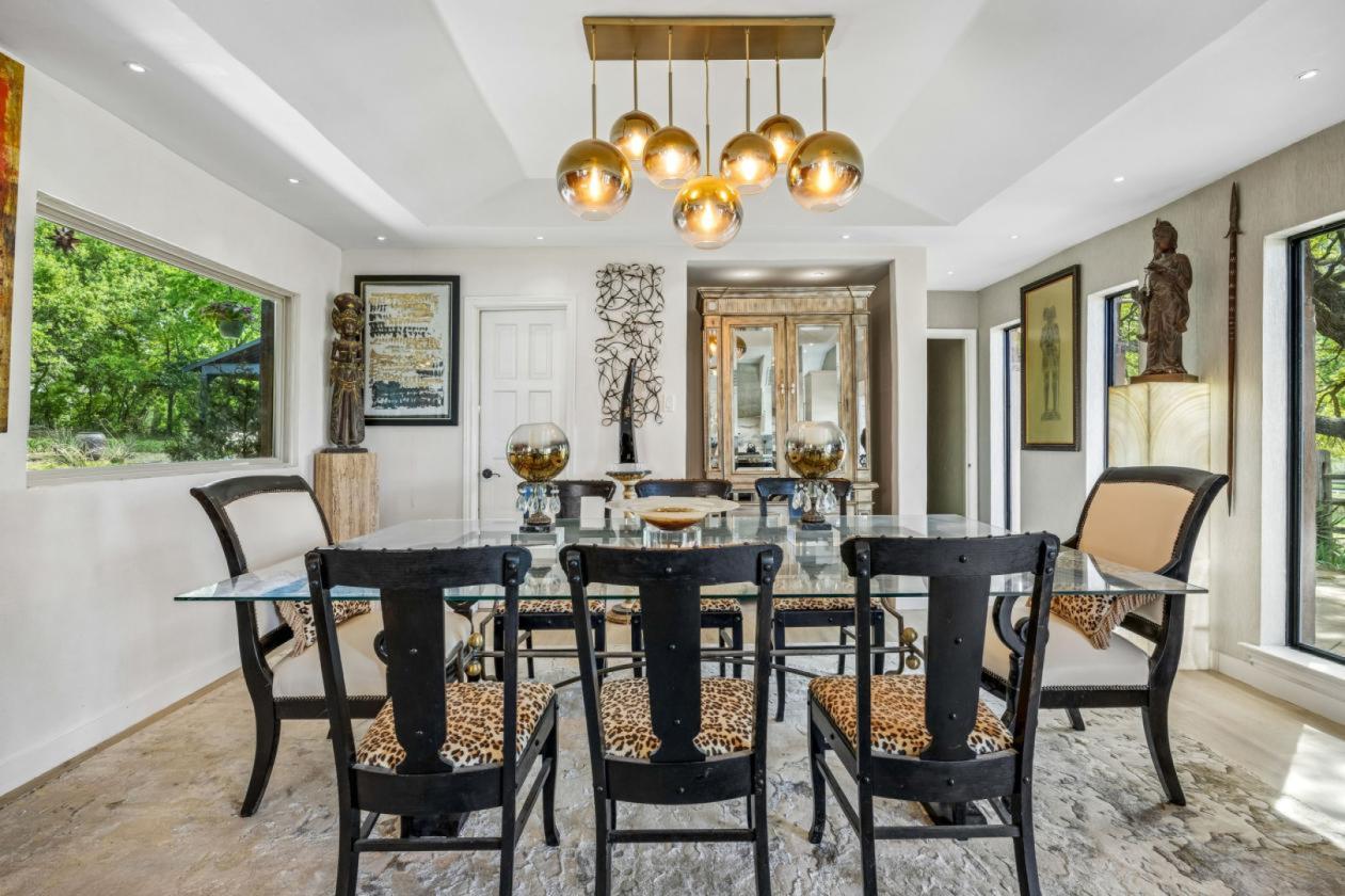 In-Town Luxury Resort Inspired Equestrian Retreat - photo 15